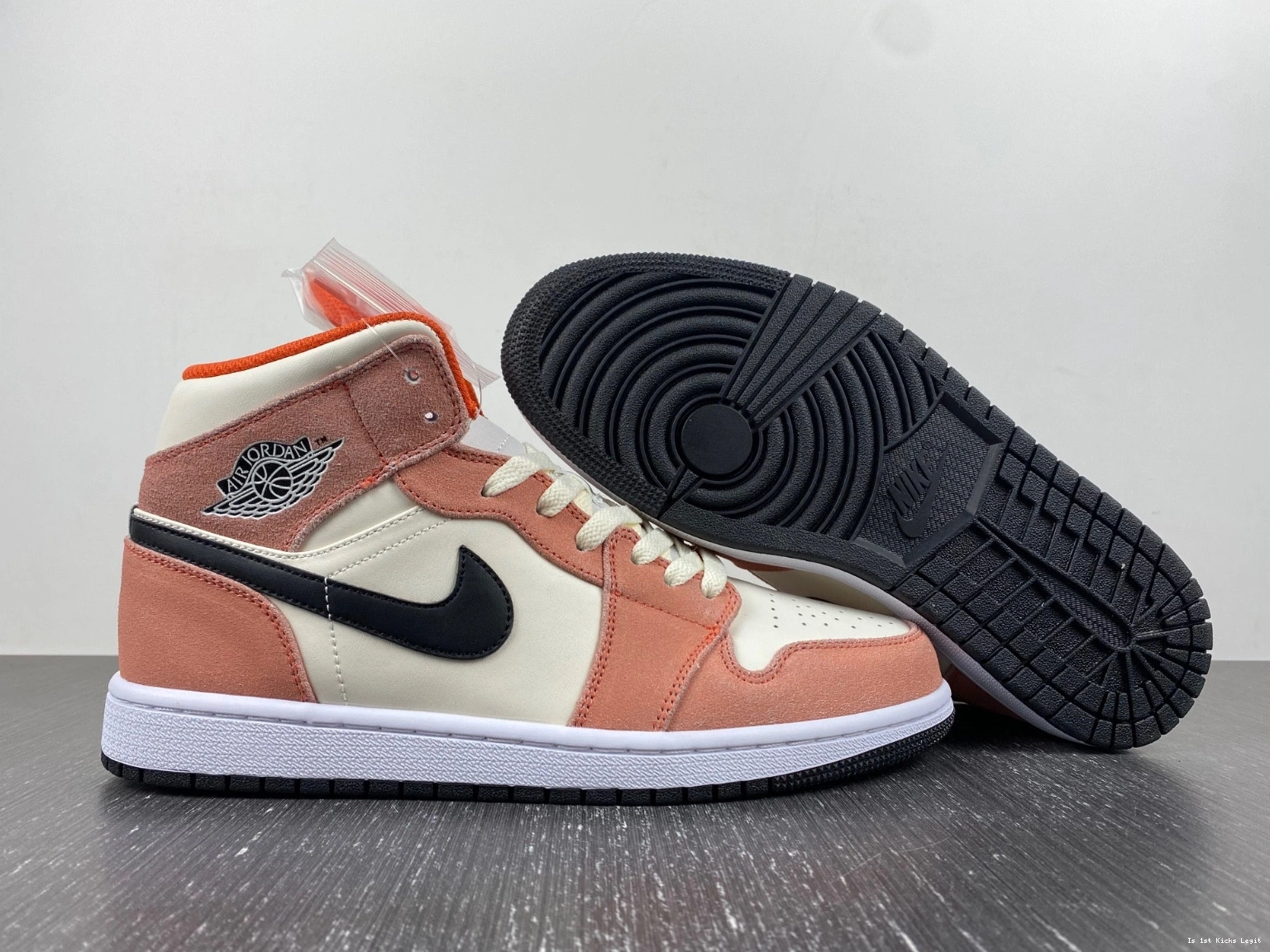 Jordan DV1336-800 Mid (GS) SE Suede Orange 1 - 0911